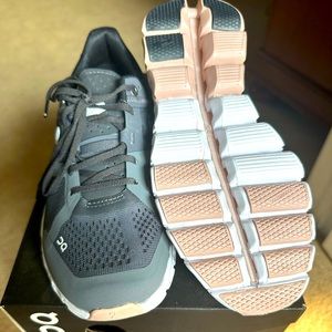 On Cloudflow sneakers nwt
